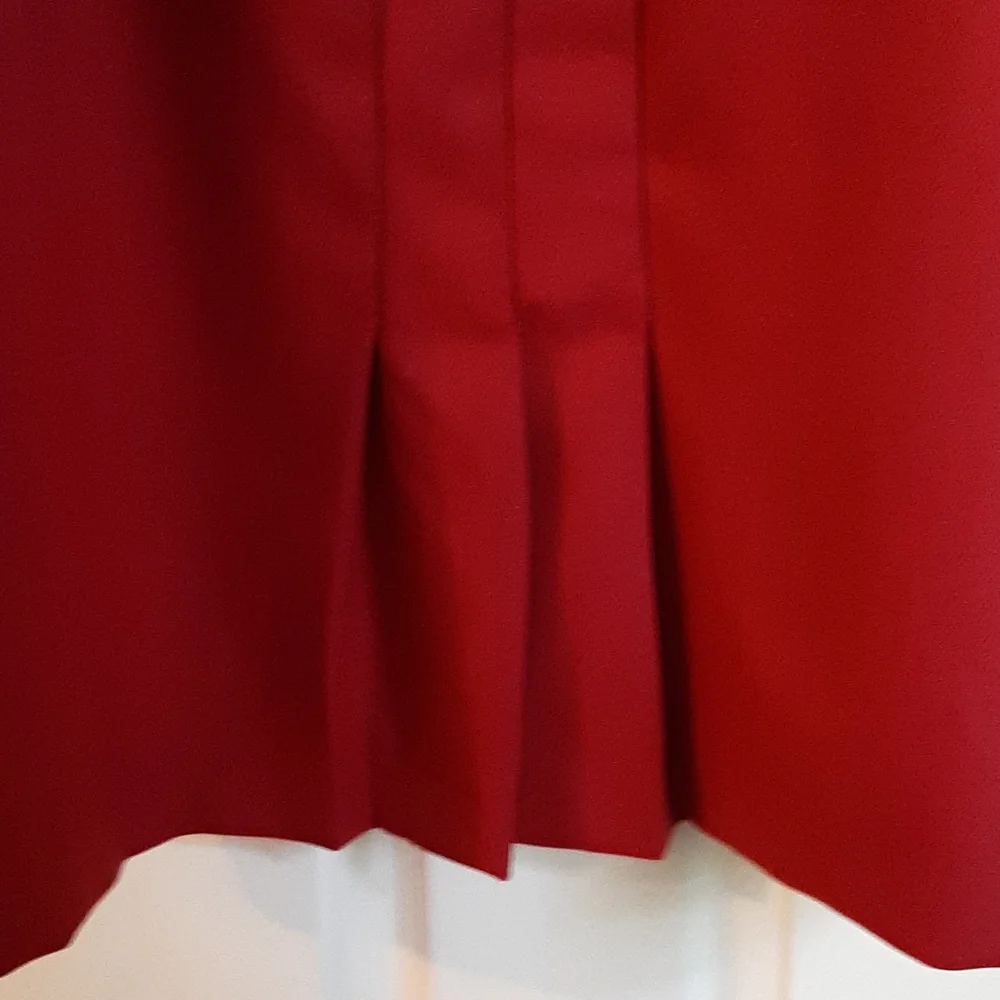 Ladies suit - Picture 2 of 2